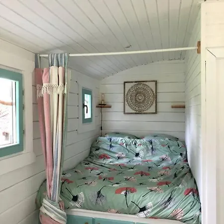 Charmante Roulotte Dans La Nature Apartmán *